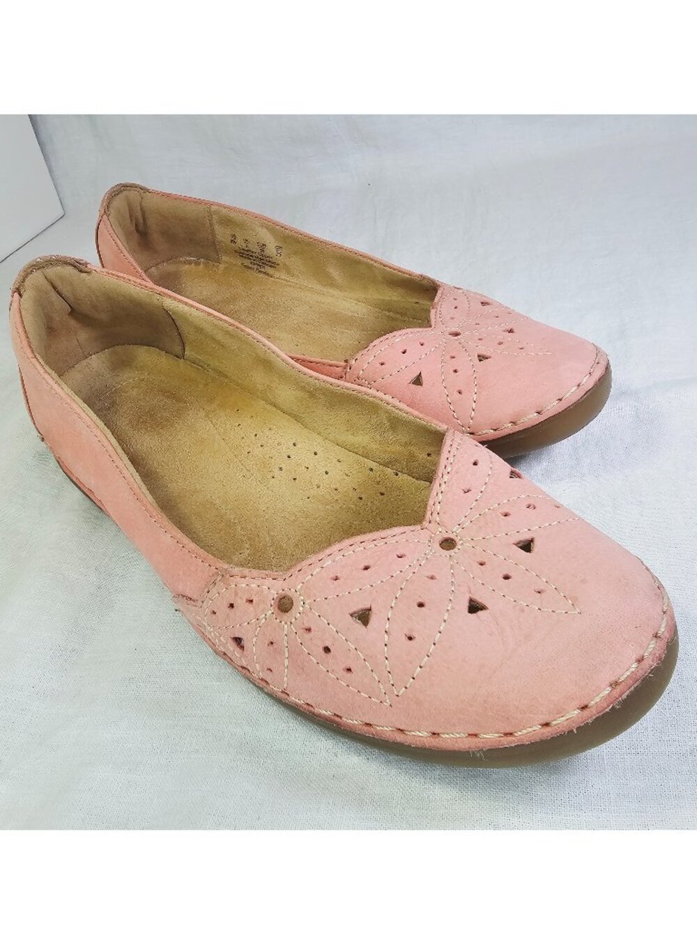Naturalizer Kipper Suede Leather Slip On Shoes Flats Cutout 8W Wide Coral Pink
